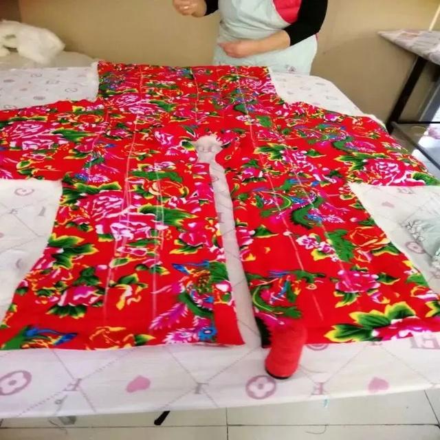 手工棉襖：又土又丑卻年年爆單，她做了8年
