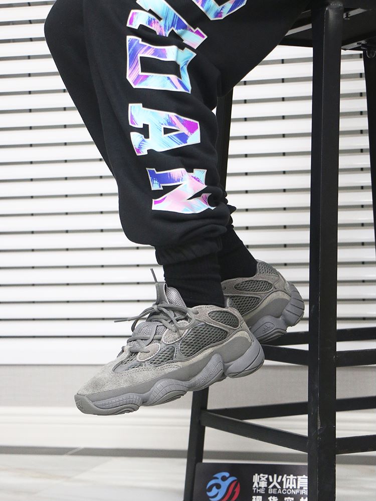 YEEZY500,這可能是你今年能買到的最劃算的椰子了 YEEZY500,這可能是你今年能買到的最劃算的椰子了