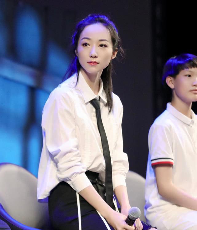 韓雪的褲子是在哪里買的？用拉鏈把破洞合起來，誰都想買